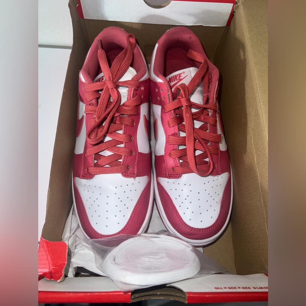 Womens Low Dunks ‘Archeo Pink’